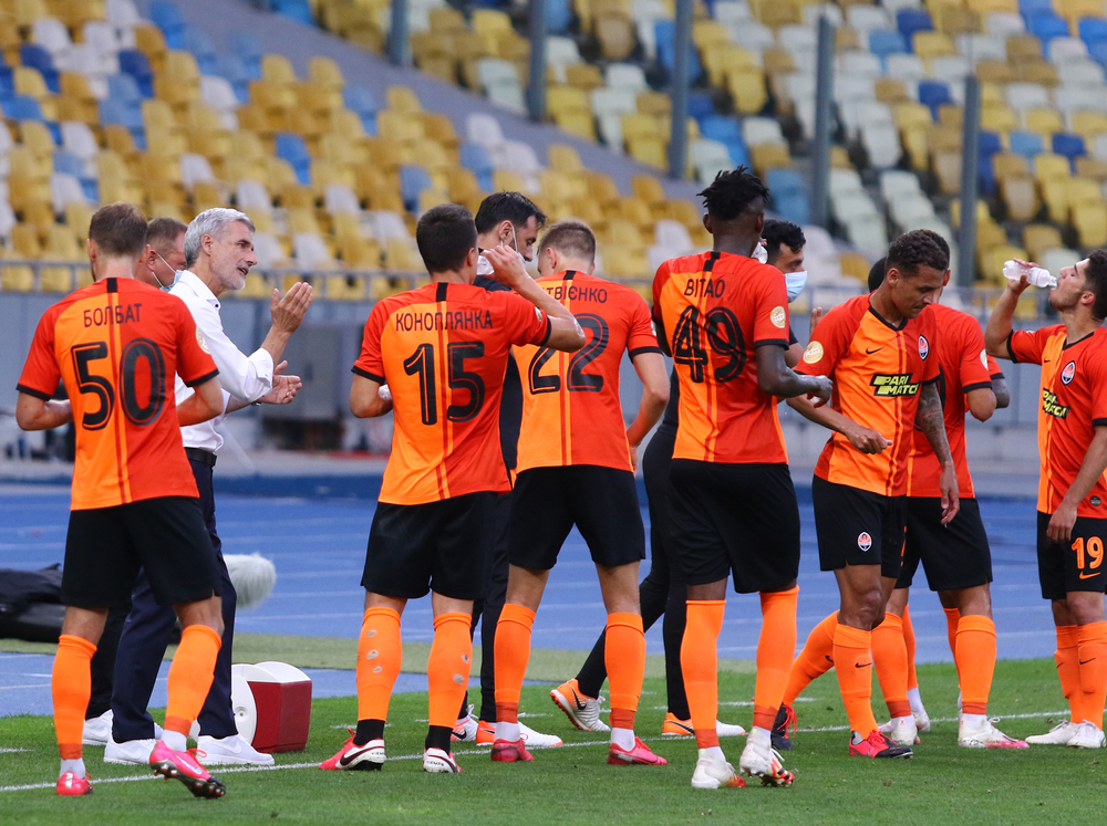 Kyiv,,Ukraine,-,July,4,,2020:,Shakhtar,Donetsk,Players,Drink Jurgen Klopp soccer methodology