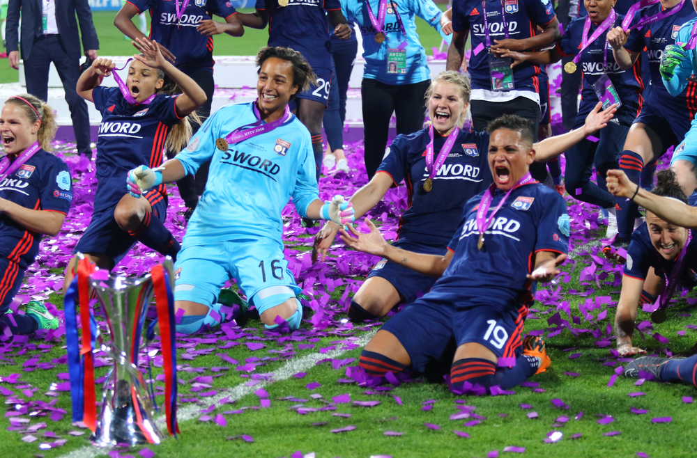 Kyiv,,Ukraine,-,May,24,,2018:,Olympique,Lyonnais,Players,Celebrate the nutrients footballers need